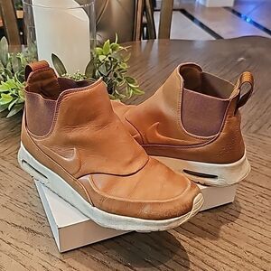 Nike Air Max Thea 7.5 mid ale brown leather sneakers boot